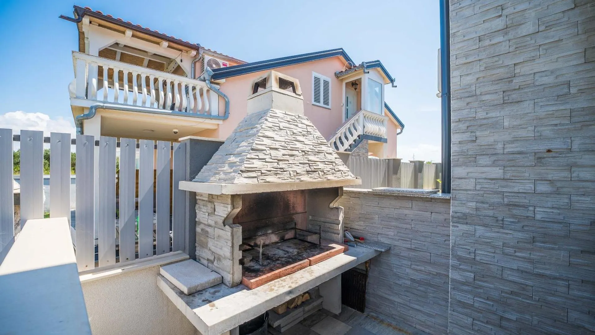 Vila Zara Nin Villa