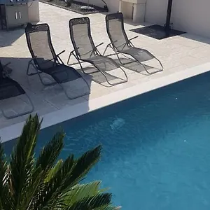 Maris Villa